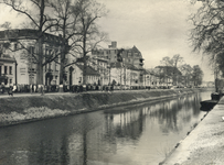 406199 Gezicht op de Stadsbuitengracht en de Catharijnesingel te Utrecht, vanaf de Rijnkade.